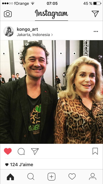 merci à Kongo_art de porter le t-shirt UKA Ecologeek de PIAF en bonne compagnie, avec Catherine Deneuve.